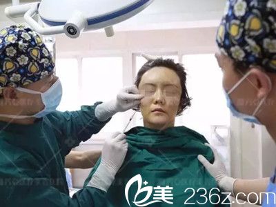 腰部吸出来的脂肪进行面部填充 腰部吸出来的脂肪进行面部填充