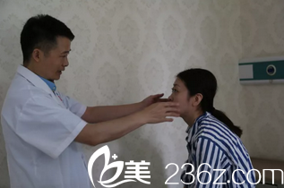 <i data-id='e70193e3-900b-424d-b7a6-2e6c5c0f1bc3' style='display:none;'></i>钟正强术前面诊