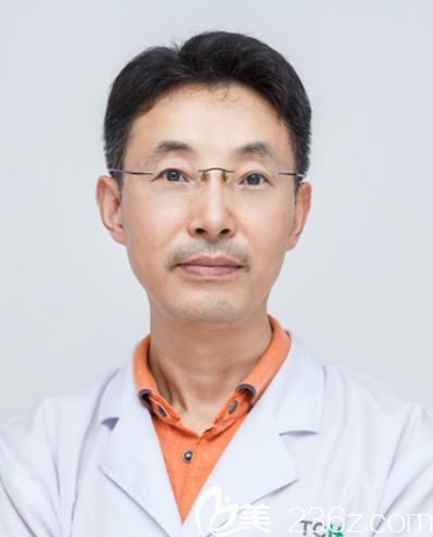 杨杰 植发科主任 主治医师