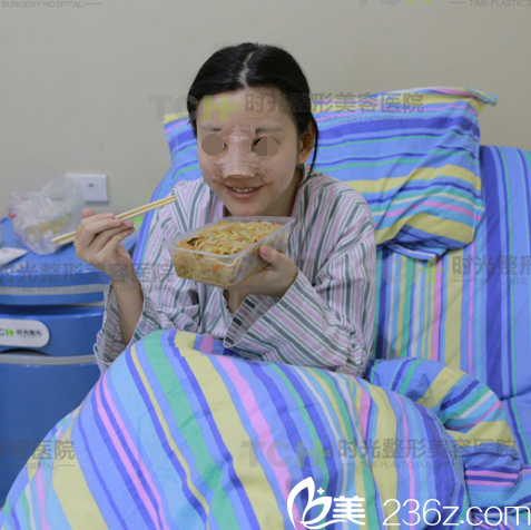 在重庆时光做DBM生态美弧隆鼻术后2天 在重庆时光做DBM生态美弧隆鼻术后2天