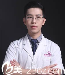 梁文鐥医生照片