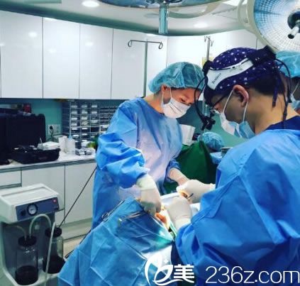 姜永浩院长工作照片 姜永浩院长工作照片