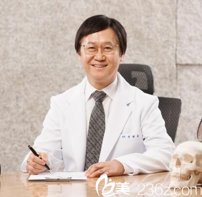THESEROI(韩国德社罗伊整形外科)朴明旭院长 THESEROI(韩国德社罗伊整形外科)朴明旭院长