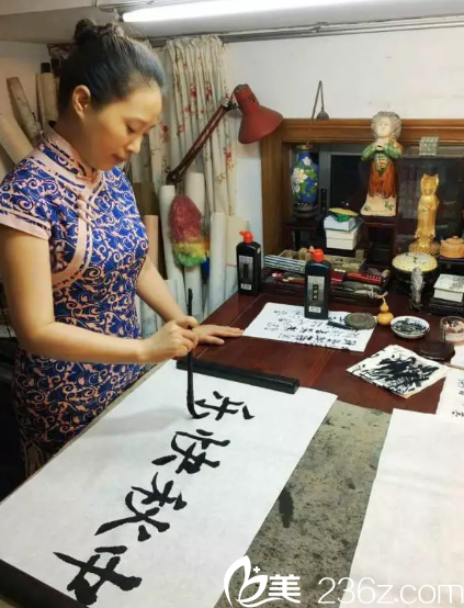 爱好书法的黄婵医生