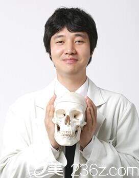 韩国绮林整形外科李承龙 韩国绮林整形外科李承龙