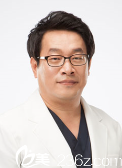 韩国明星线starline整形外科医院朴成哲院长