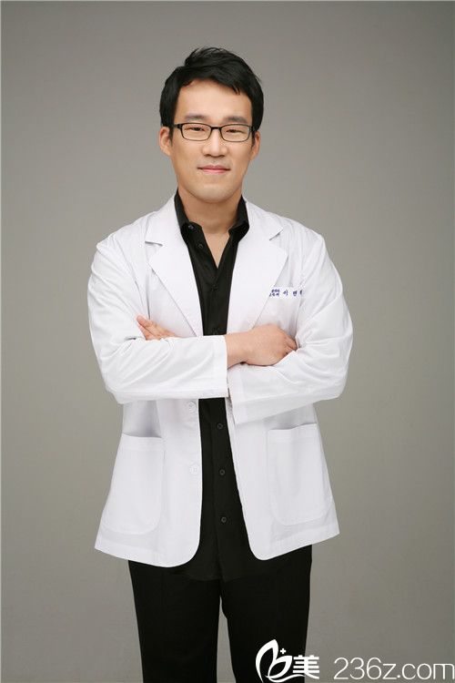 碧夏整形医院院长李珉奭（仕）