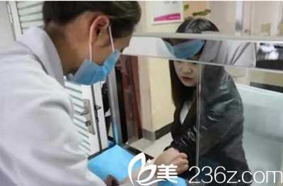 佳佳隆鼻术前检查