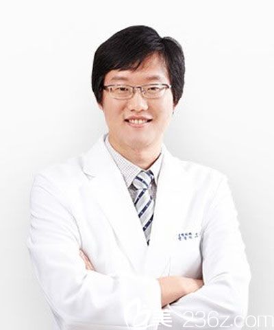  韩国必当归整形医院整形医生赵钟诸