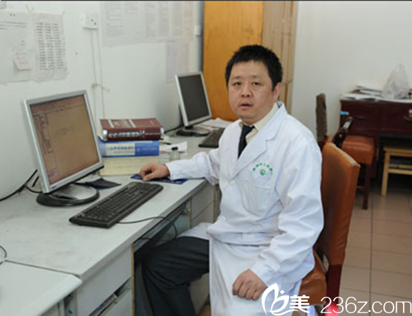 青海省人民医院颌面整形外科主任医师周泉