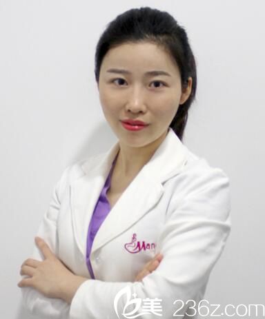 汪琴的婚纱照_婚纱照风格(2)