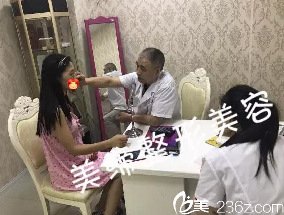 整形术前跟院长面诊沟通 整形术前跟院长面诊沟通
