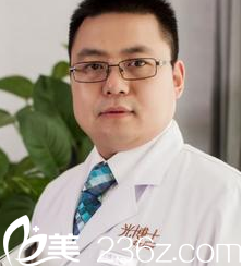 重庆光博士齐显龙院长 重庆光博士齐显龙院长