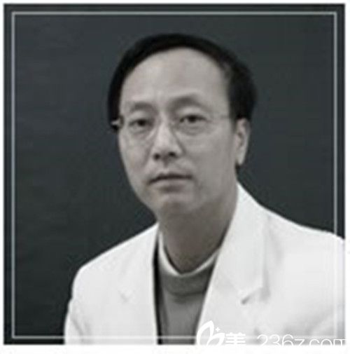 韩国LUX整形外科医院院长Kim Sung Jong