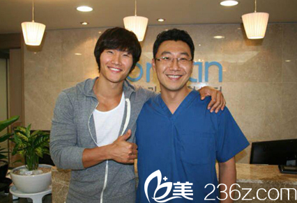 金钟明院长和弟弟金钟国(韩国著名歌手) 金钟明院长和弟弟金钟国(韩国著名歌手)