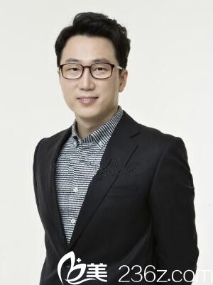 韩国丽温REON整形外科郑康在 韩国丽温REON整形外科郑康在