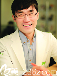 Tam<!--<i data=20240709-sp></i>-->院长赵亮显 Tam<!--<i data=20240709-sp></i>-->院长赵亮显