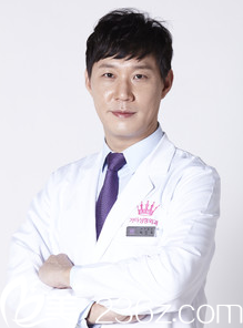 韩国加美整形外科医院 代表院长朴建昱 韩国加美整形外科医院 代表院长朴建昱