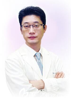 韩国CO&YOU整形外科李灿烈 韩国CO&YOU整形外科李灿烈