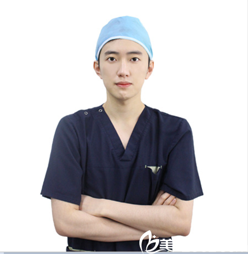 韩国狎鸥亭TOPLINE整形医院院长崔成绿