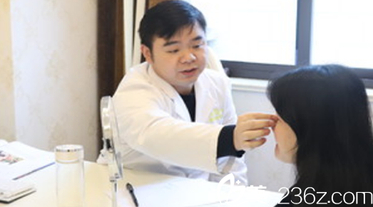 铜陵晶美整形石良兵院长给我面诊过程 铜陵晶美整形石良兵院长给我面诊过程