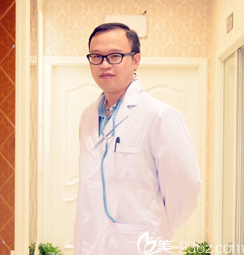 美容整形医院主任易军学