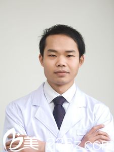 宜昌蕾帝整形医生李雄