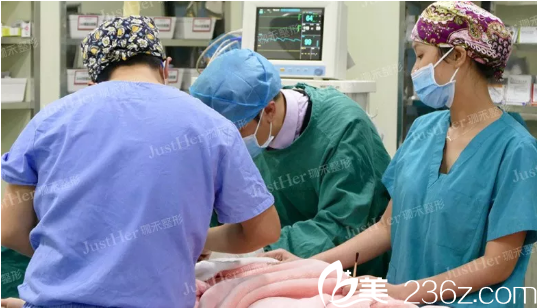 景丽峰医生隆鼻手术过程图