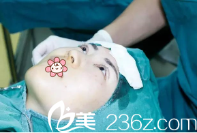 郑润载院长刚给我手术完