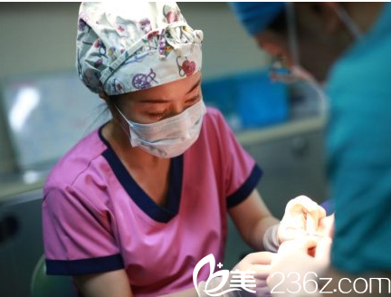 北京上上相医疗美容面部脂肪填充修复案例当天手术照 北京上上相医疗美容面部脂肪填充修复案例当天手术照