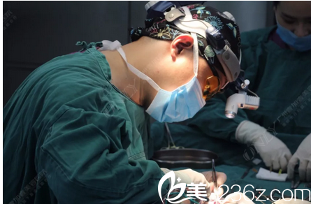 广州壹加壹李明主任肋软骨鼻综合隆鼻过程图