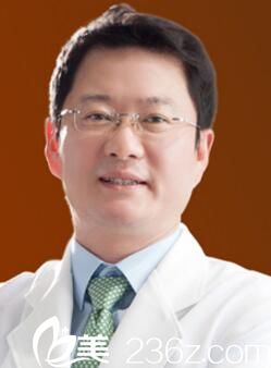 韩国江南THEM皮肤科院长李学圭