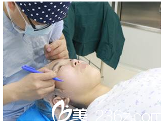 黄名斗医生划线设计中