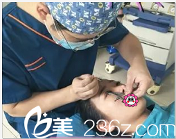 包靖双眼皮整形案例手术照 包靖双眼皮整形案例手术照