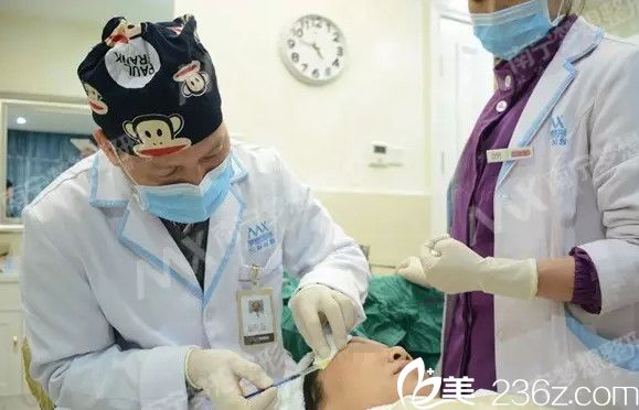 在南宁梦想做自体脂肪活细胞移植过程