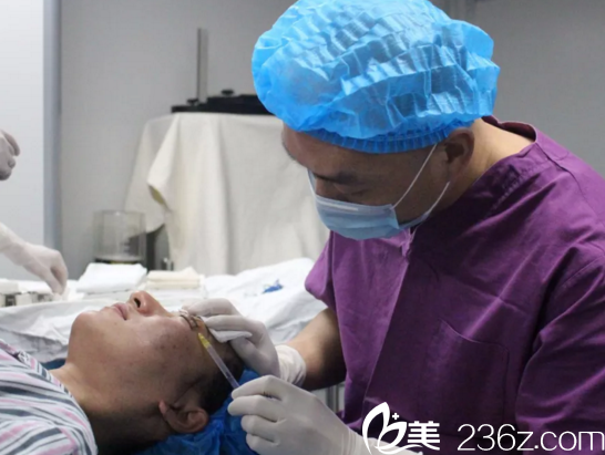 埋线法双眼皮手术中 埋线法双眼皮手术中