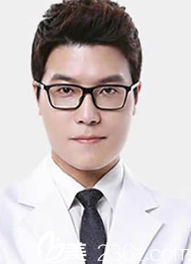 韩国然美之整形外科医院李东勋院长照片