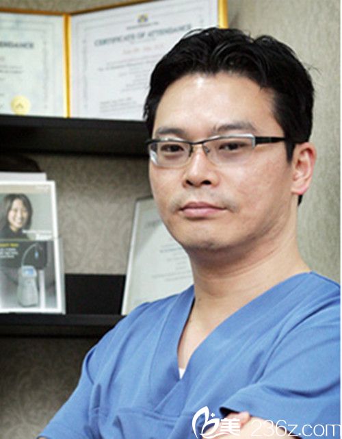 韩国美作整形医院院长安恩模