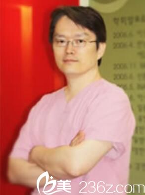 韩国PJS朴真奭整形外科医院院长朴真奭 韩国PJS朴真奭整形外科医院院长朴真奭