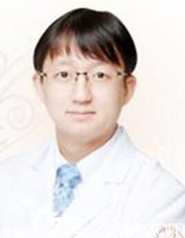 韩国莫德罗皮肤科尹成焕