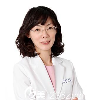 韩国UNIMEDI整形外科金娜贤