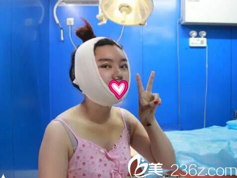 刚做完下颌角+双眼皮肿胀严重 刚做完下颌角+双眼皮肿胀严重