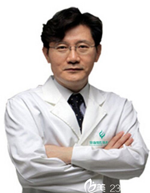 韩国星期八整形医院代表院长崔仁权 韩国星期八整形医院代表院长崔仁权