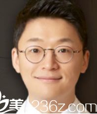 韩国美可整形医院整形医生李圣俊