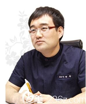 韩国WELLS整形外科李秉夏