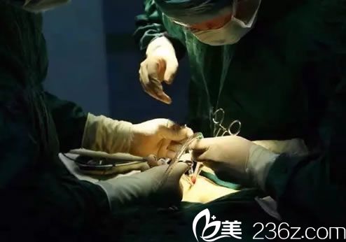 <!--<i data=20240703-sp></li>
<li><i data=20240703-sp></i>-->做鼻综合手术过程图