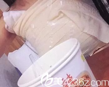 假体隆胸术后当天 假体隆胸术后当天