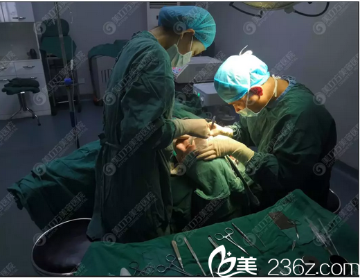 东莞美立方郑志敏隆鼻手术过程图 东莞美立方郑志敏隆鼻手术过程图