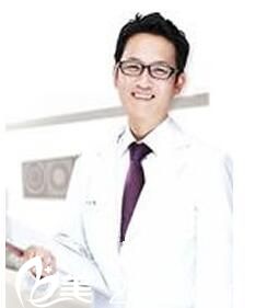 韩国AURORA整形外科医院李志永