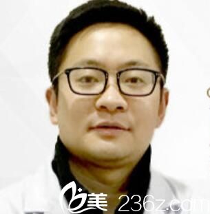 重庆光博士医疗美容医院美容外科院长陈健